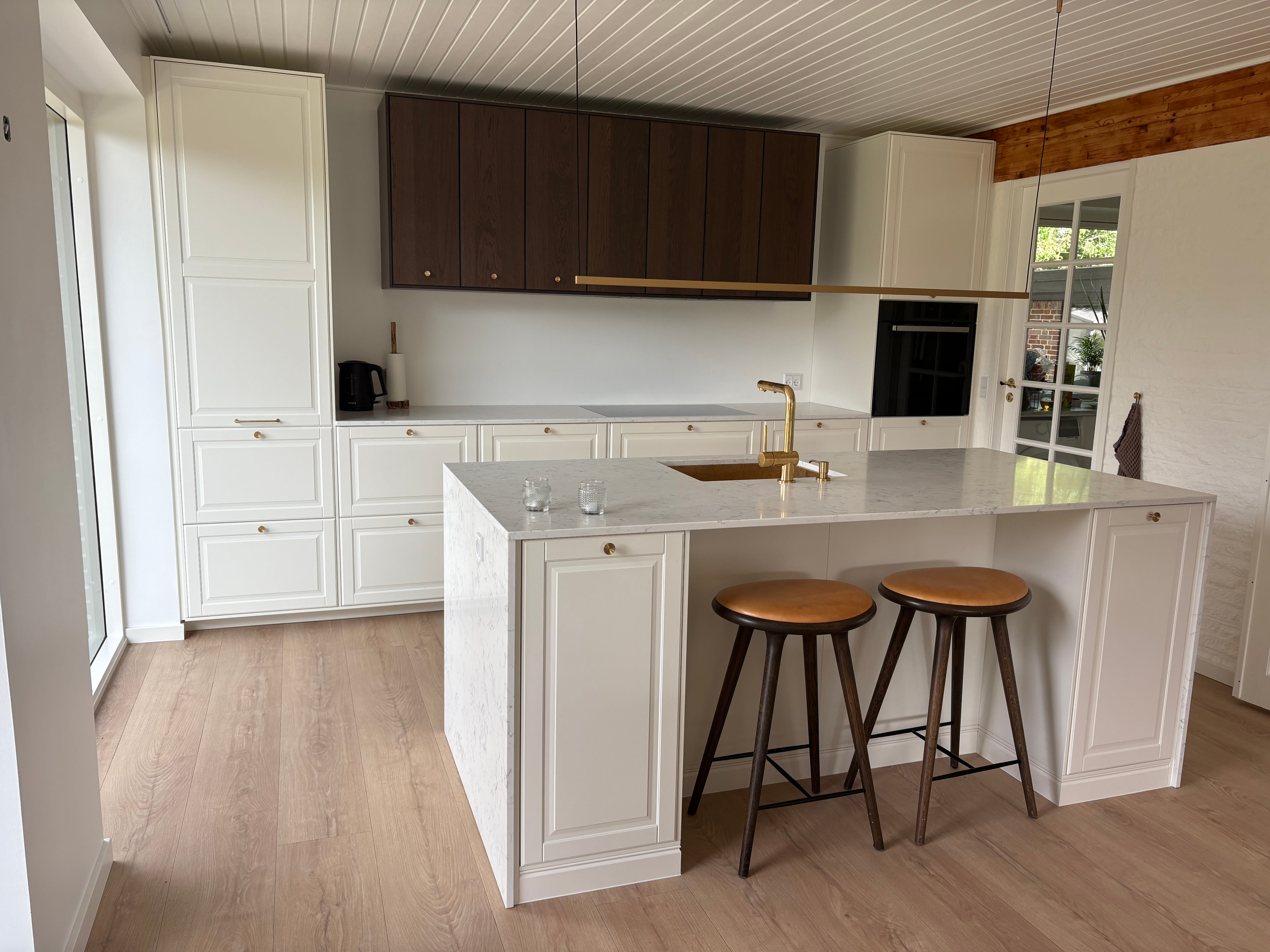 Mystery White referens 1