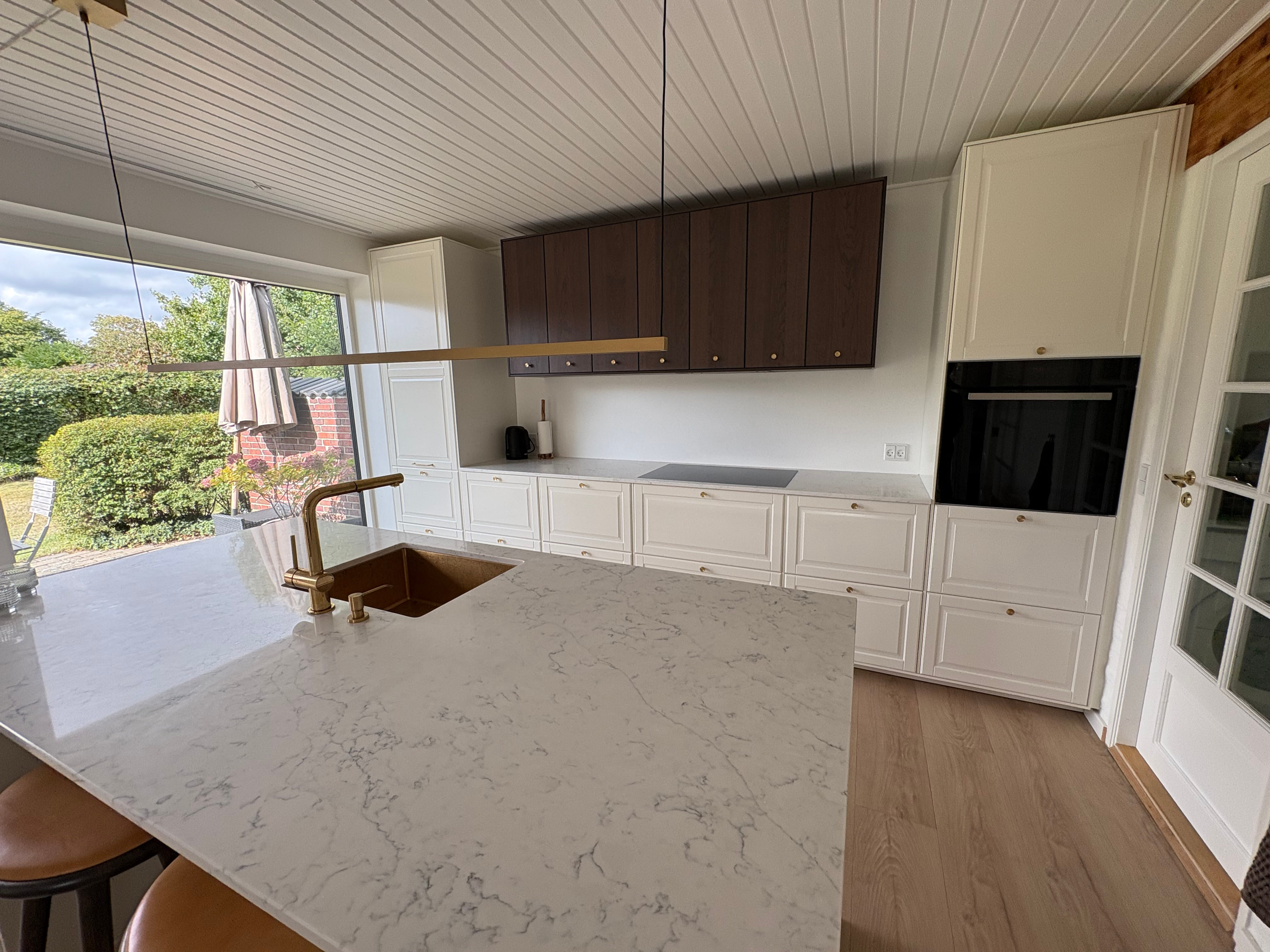 Mystery White referens 3