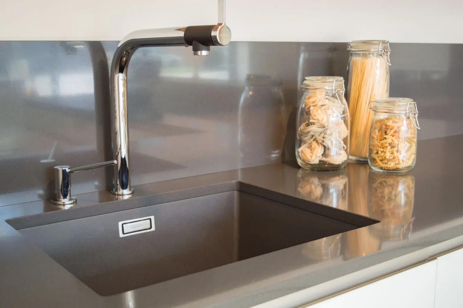 Gobi Grey Technistone bordplade – reference 4